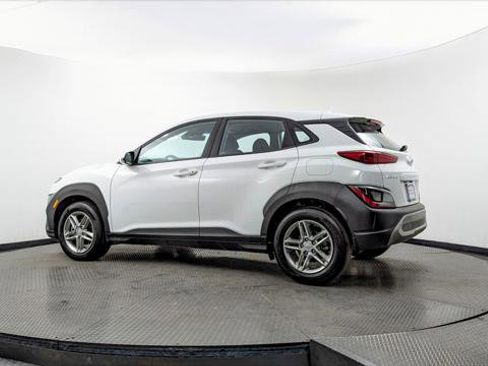 Used 2023 Hyundai Kona SE image 6