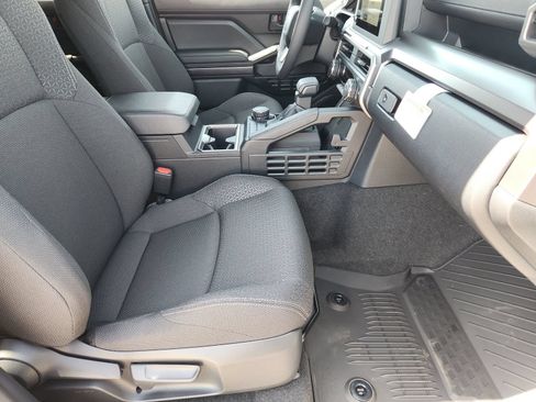 Used 2026 Toyota 4Runner SR5 AWD/4WD image 15