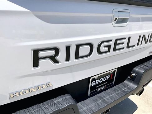 Used 2024 Honda Ridgeline Sport image 10