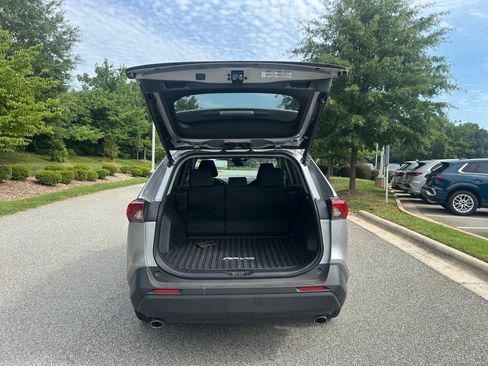 Used 2025 Toyota RAV4 XLE w/ Convenience Package AWD/4WD image 18