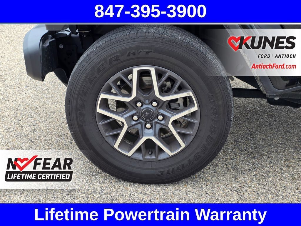 Used 2025 Jeep Wrangler Unlimited Sahara AWD/4WD image 16