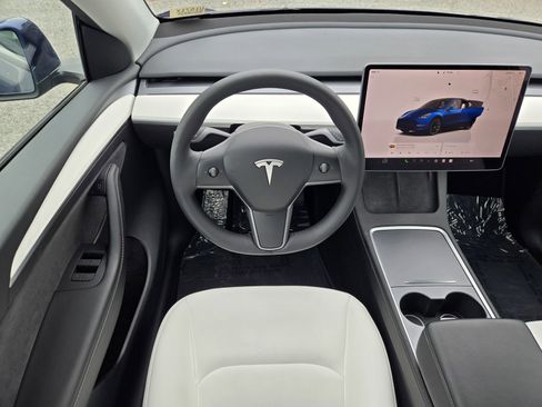 Used 2023 Tesla Model Y Long Range AWD/4WD image 13