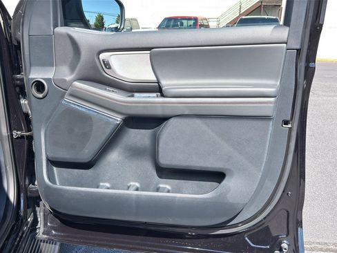 Used 2025 Ford Expedition Active AWD/4WD image 30