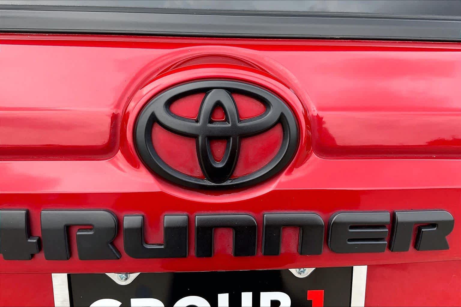 Used 2023 Toyota 4Runner SR5 Premium w/ Moonroof Package AWD/4WD image 30