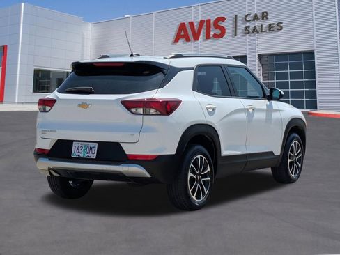 Used 2025 Chevrolet TrailBlazer LT AWD/4WD image 6