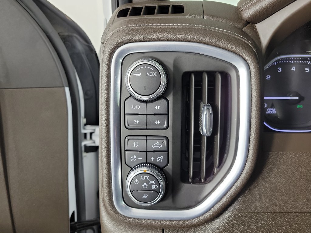 Used 2022 GMC Sierra 1500 SLT AWD/4WD image 31
