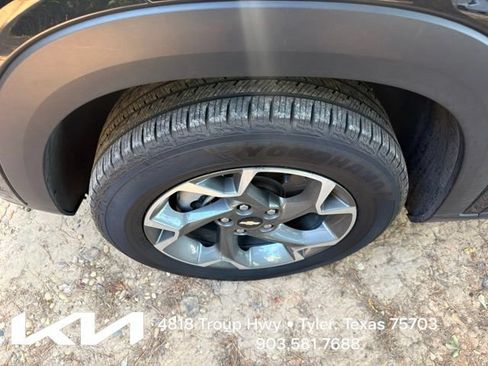 Used 2024 Chevrolet Trax LT FWD image 4