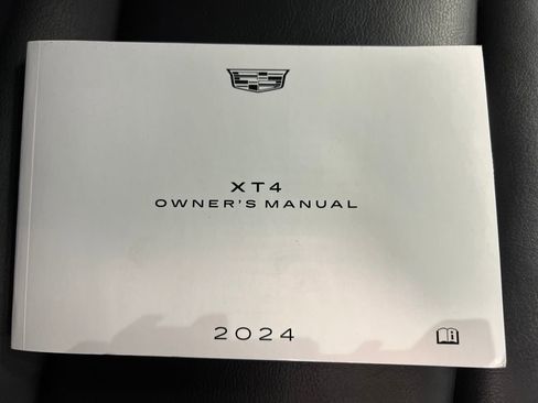 Used 2024 Cadillac XT4 Premium Luxury image 28