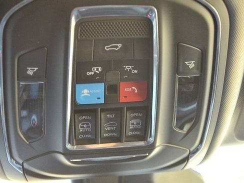 Used 2023 Jeep Grand Cherokee 4WD 4xe w/ Luxury Tech Group II image 34