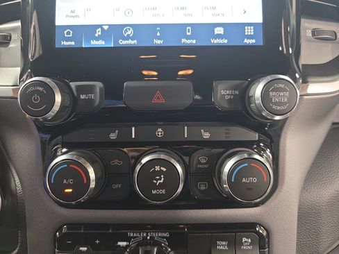 Used 2022 RAM 1500 Big Horn AWD/4WD image 20