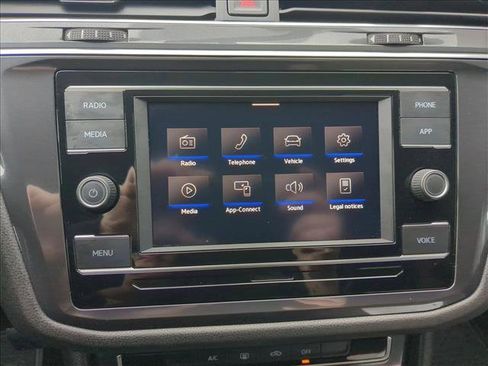 Used 2021 Volkswagen Tiguan S image 15