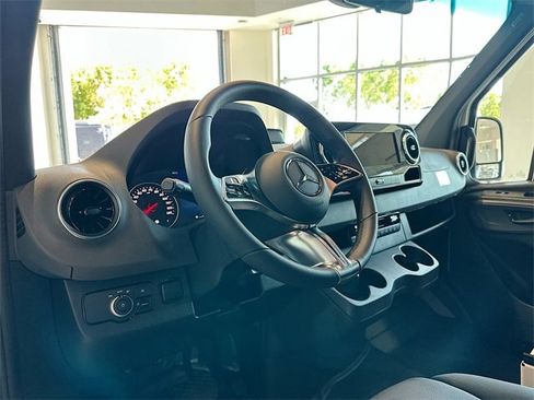 New 2025 Mercedes-Benz Sprinter 2500 image 9