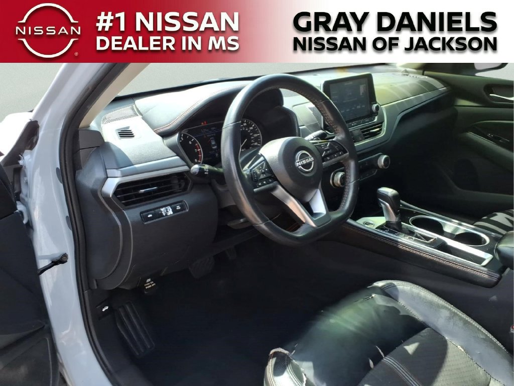 Used 2024 Nissan Altima 2.5 SR FWD image 9