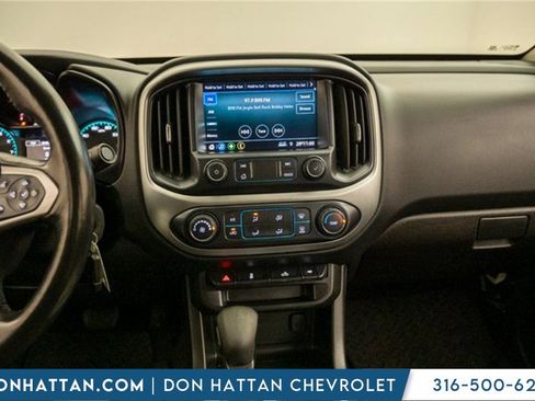 Used 2022 Chevrolet Colorado LT w/ LT Convenience Package image 8