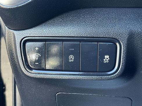 Used 2022 Kia Soul LX image 16