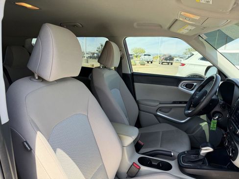 Used 2022 Kia Soul LX w/ Technology Package FWD image 19