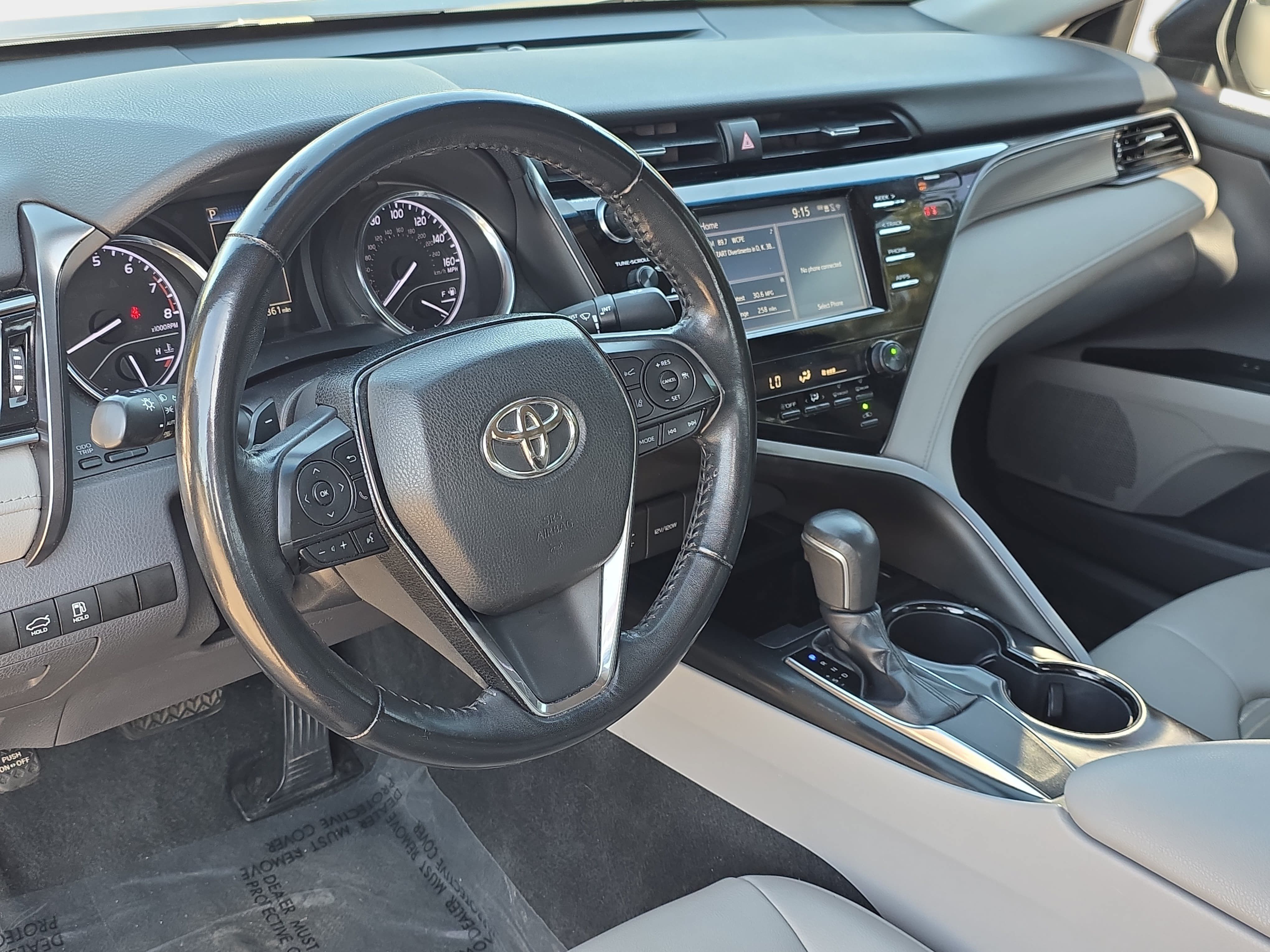 Used 2019 Toyota Camry SE FWD image 13