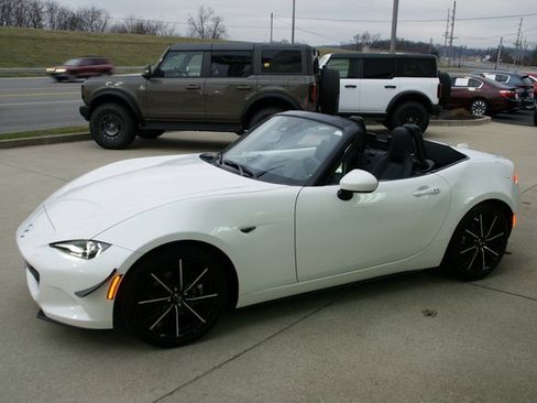 Used 2024 MAZDA MX-5 Miata Grand Touring w/ Weather Package image 9