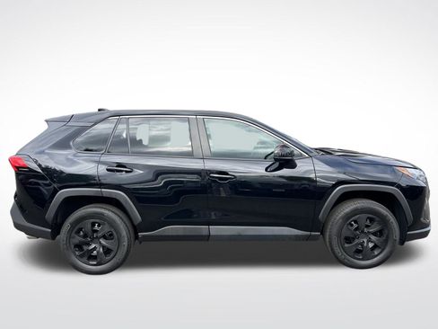 Used 2024 Toyota RAV4 LE FWD image 9