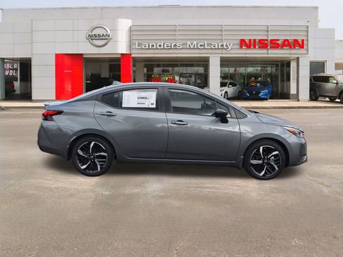 New 2025 Nissan Versa SR w/ Trunk Package image 2