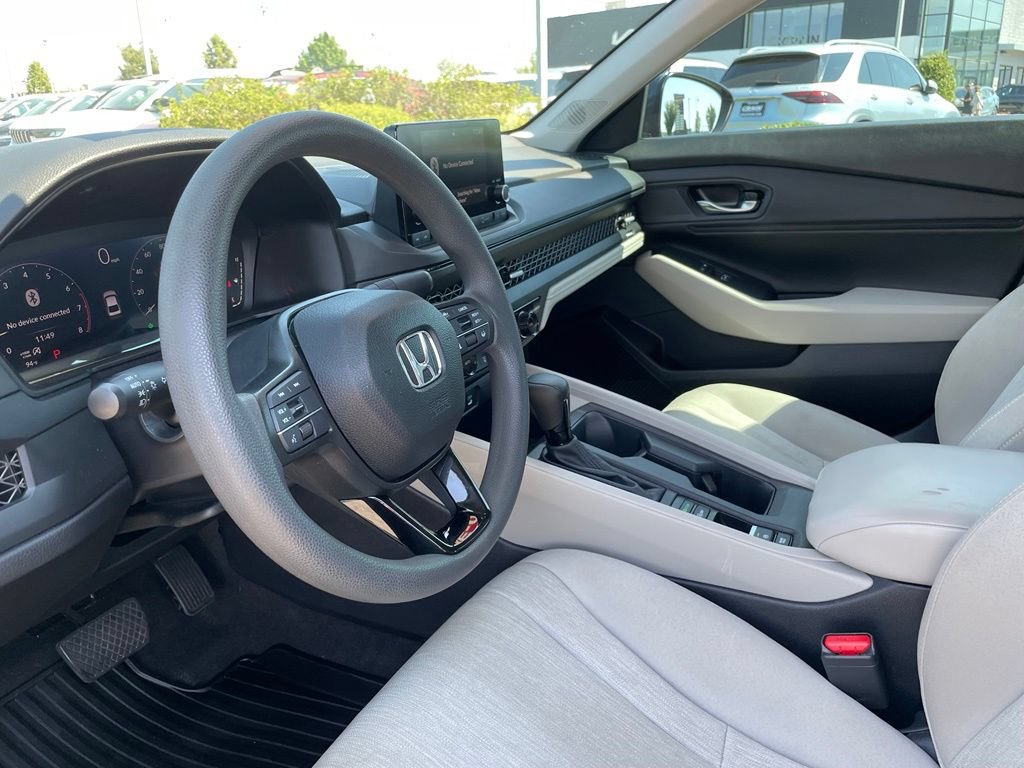 Used 2023 Honda Accord EX image 9