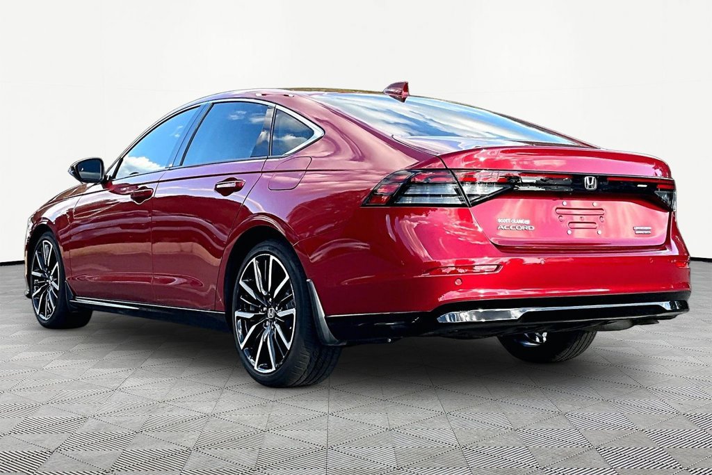 Used 2024 Honda Accord Touring image 5