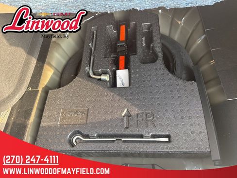 Used 2024 Nissan Kicks SR w/ SR Premium Package image 17