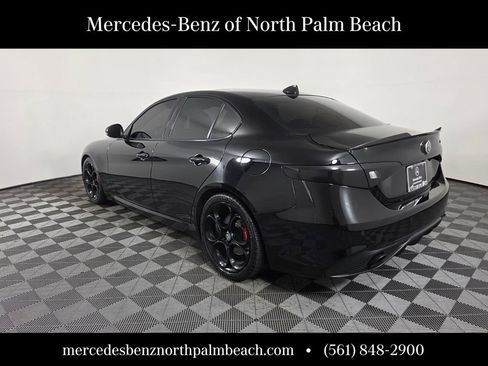 Used 2021 Alfa Romeo Giulia Ti Sport RWD image 4