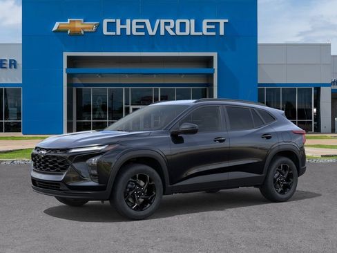 New 2026 Chevrolet Trax LT w/ Driver Confidence Package FWD image 2