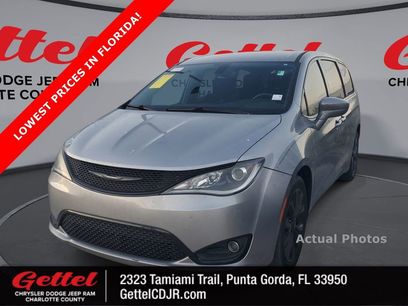 Used 2020 Chrysler Pacifica Touring w/ S Appearance Package