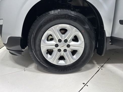 Used 2017 Chevrolet Traverse LS AWD/4WD image 4