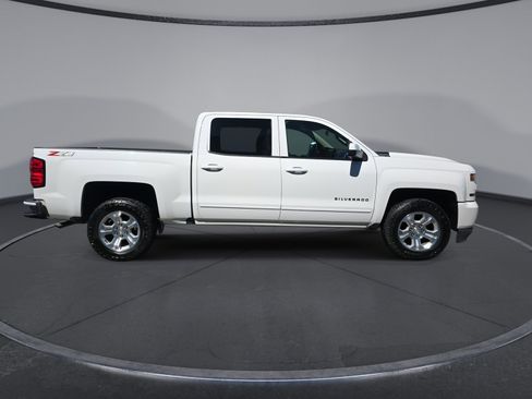 Used 2018 Chevrolet Silverado 1500 LT w/ All Star Edition AWD/4WD image 9