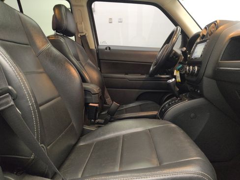 Used 2016 Jeep Patriot High Altitude FWD image 21