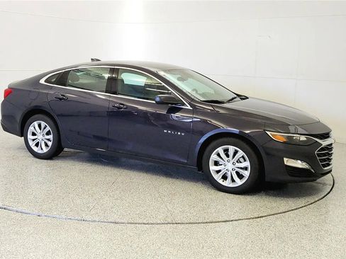 Used 2025 Chevrolet Malibu LT FWD image 1