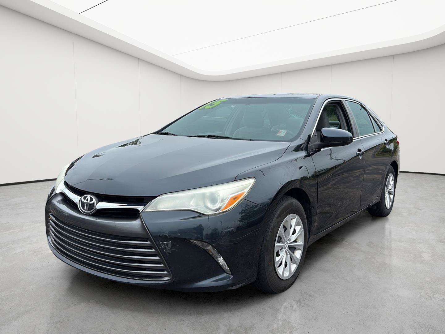 Used 2015 Toyota Camry FWD image 3