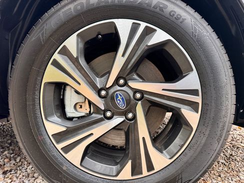 Used 2025 Subaru Crosstrek 2.0i Premium image 35