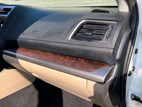 Used 2016 Subaru Outback 2.5i Limited image 16