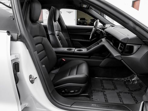 Used 2022 Porsche Taycan image 45