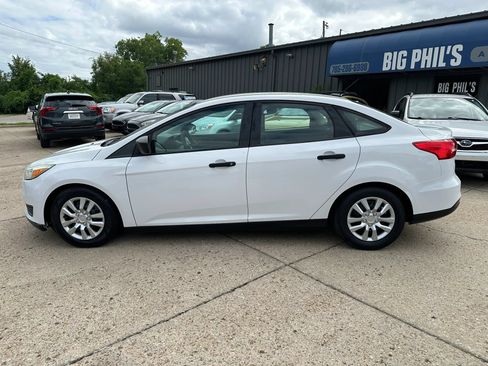 Used 2015 Ford Focus S FWD image 4