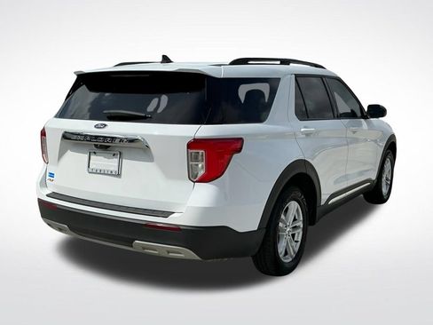 Used 2023 Ford Explorer XLT w/ Equipment Group 202A RWD image 9