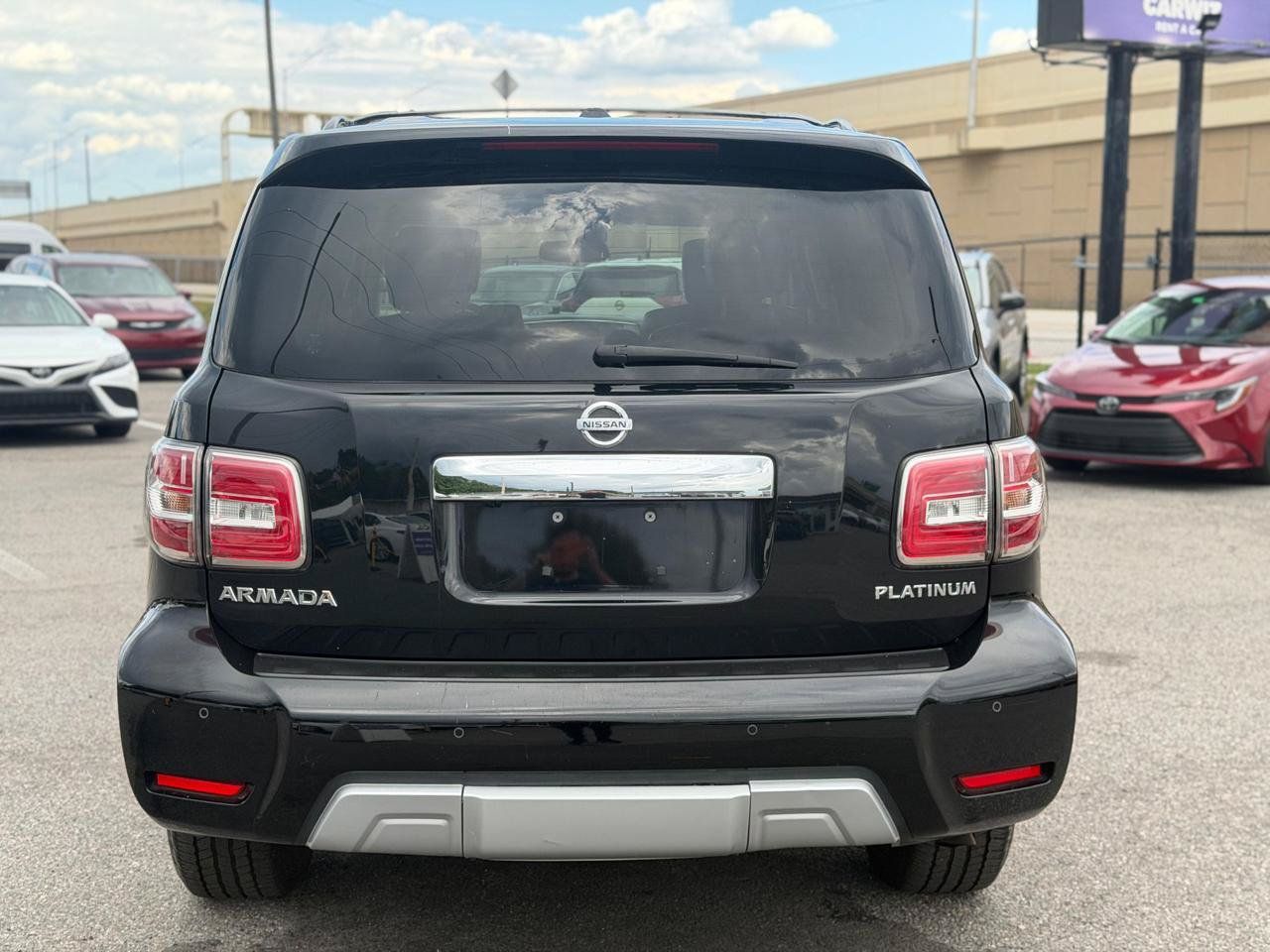 Used 2017 Nissan Armada Platinum w/ Interior Lighting Package AWD/4WD image 5