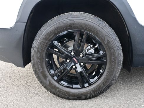 Used 2023 GMC Terrain AT4 image 9