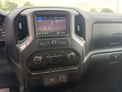 Used 2020 Chevrolet Silverado 1500 Custom w/ Custom Value Package AWD/4WD image 9
