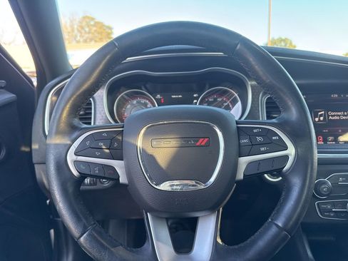 Used 2016 Dodge Charger SXT image 21