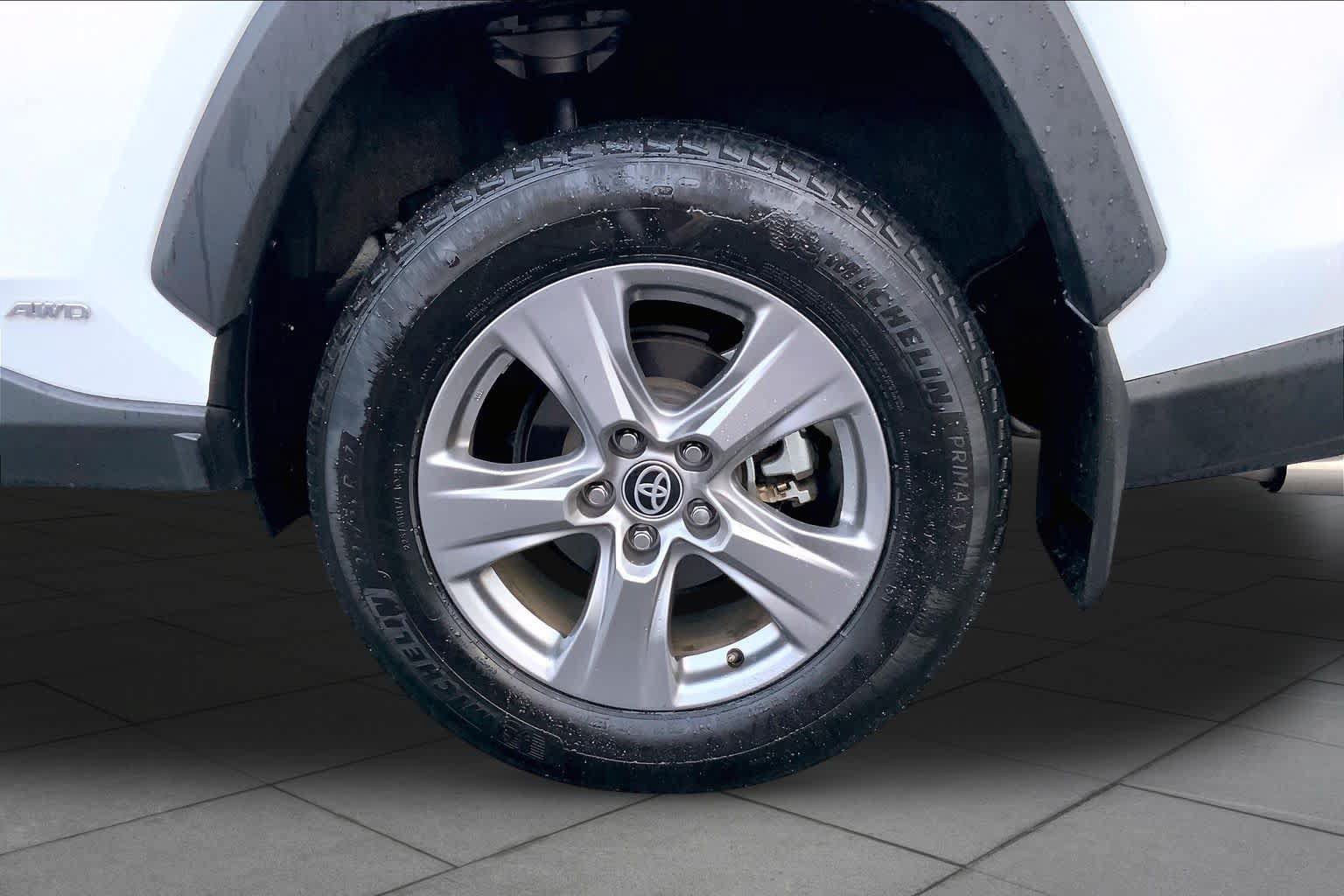 Used 2024 Toyota RAV4 XLE w/ Convenience Package AWD/4WD image 10