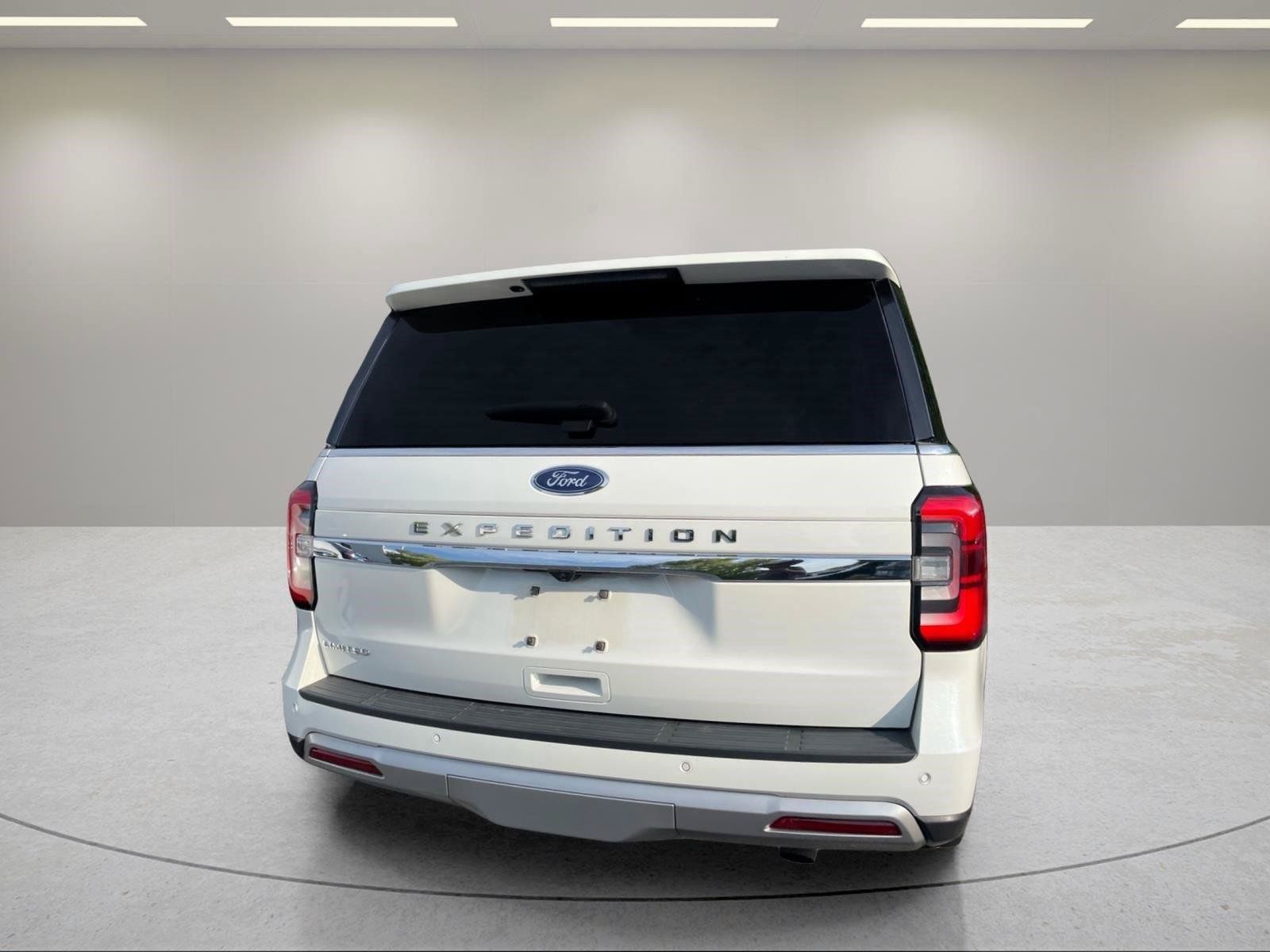 Used 2024 Ford Expedition Limited RWD image 12