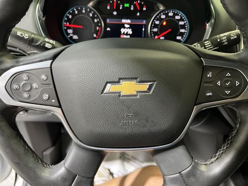 Used 2023 Chevrolet Traverse LT w/ LT Premium Package AWD/4WD image 24
