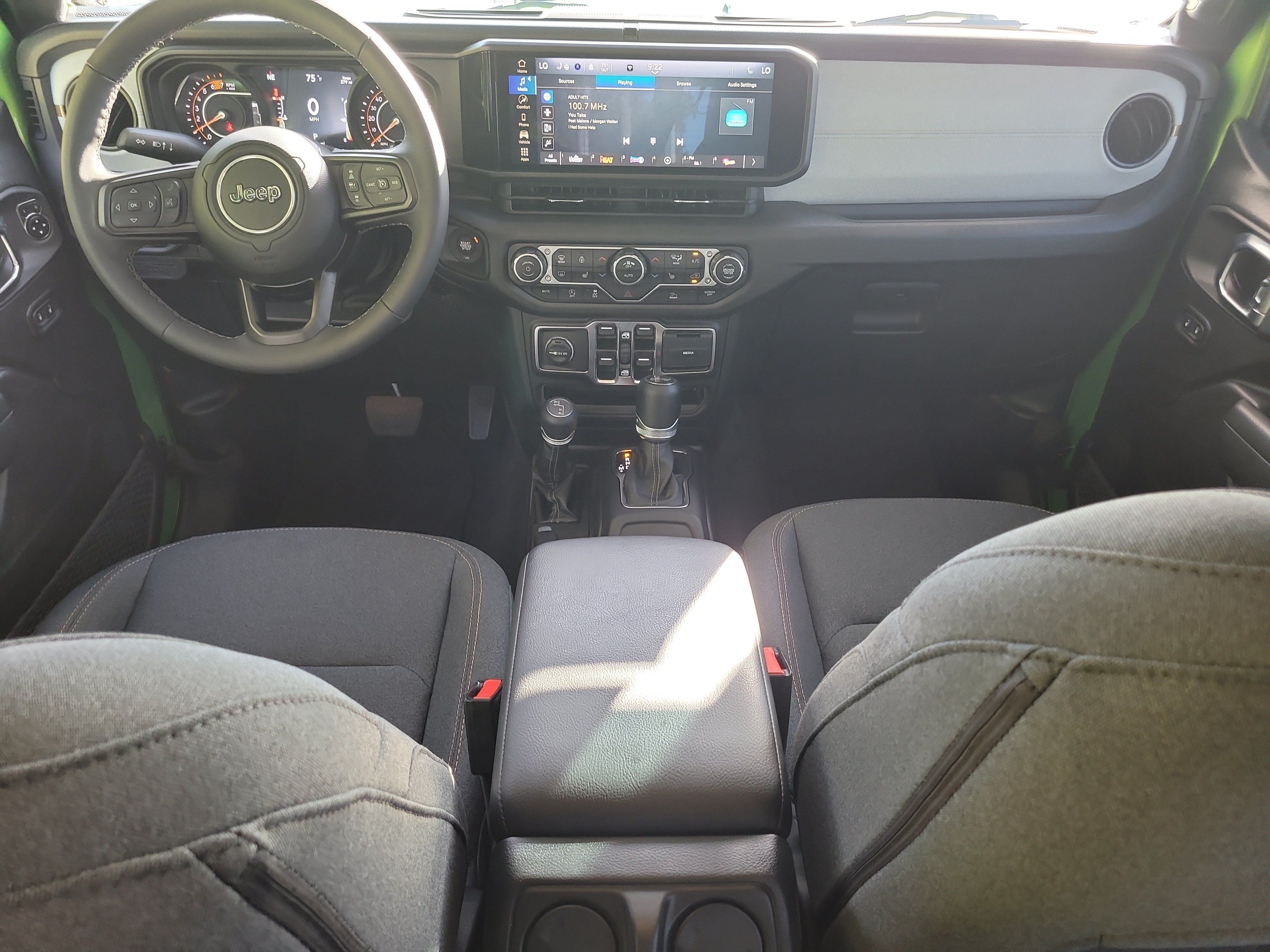 Used 2025 Jeep Wrangler Unlimited Sport AWD/4WD image 15