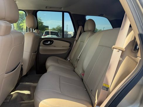 Used 2005 Buick Rainier CXL RWD image 9