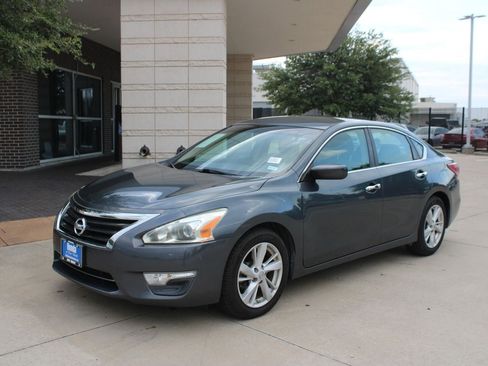 Used 2013 Nissan Altima 2.5 SV FWD image 1